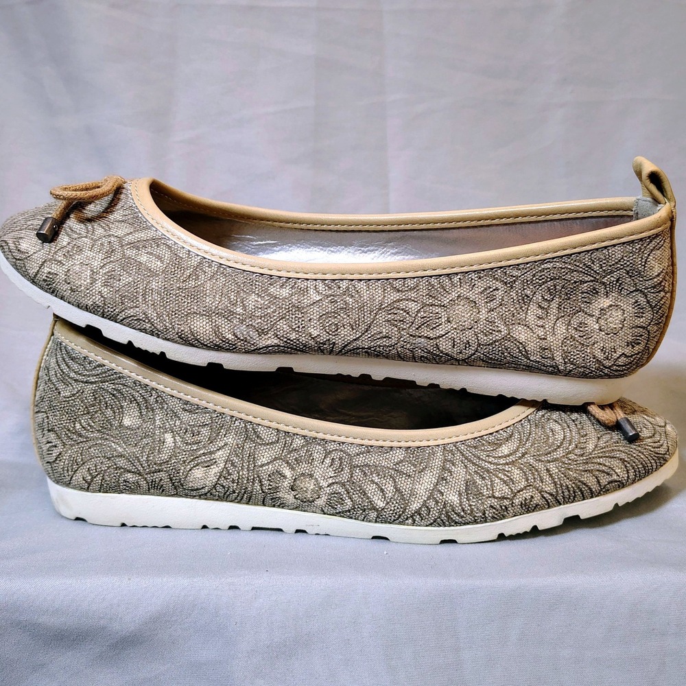 XAPPEAL Womens Tan Paisley Brocade Ballet Flats Bow Slip On Shoes Size 7